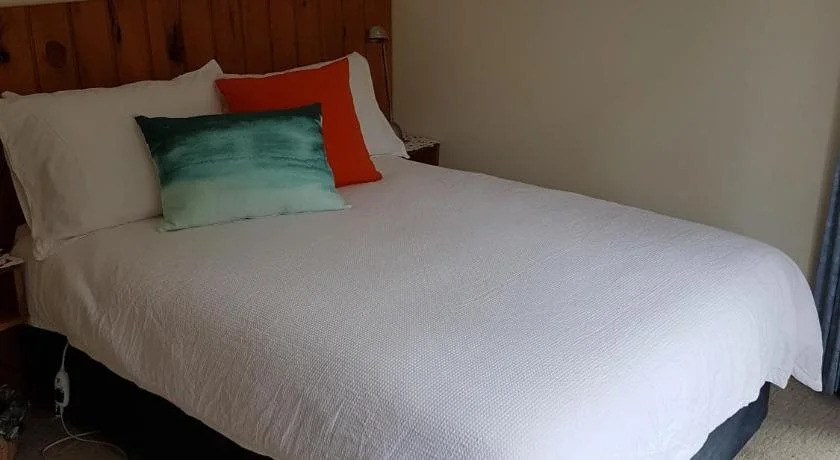 Bed in the Treetops Bed & Breakfast