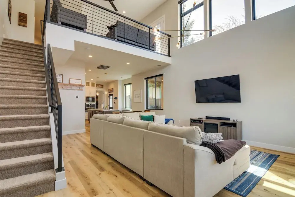 Gateway to Zion! Modern Home in Historic Parowan