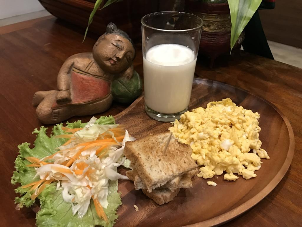 The Alley Hostel & Bistro