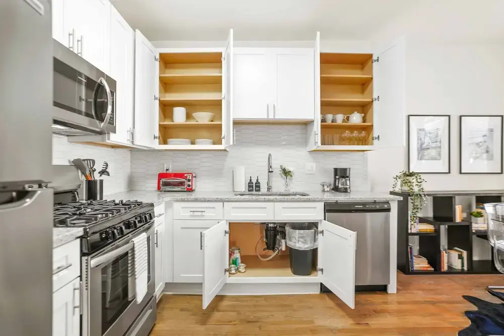 800 Furnished Apartments