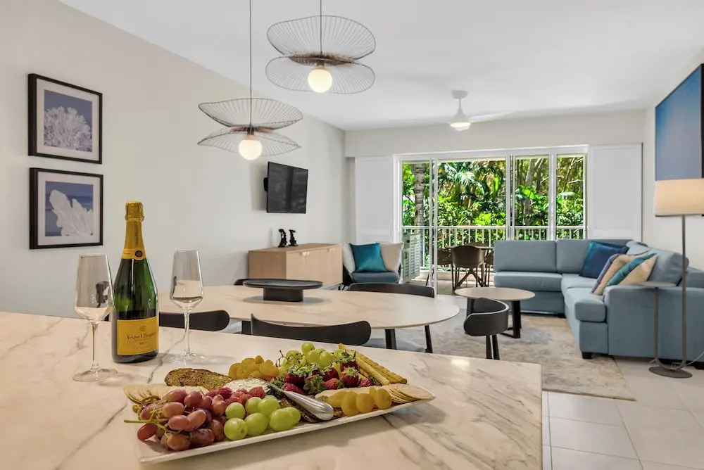 Elysium Private Accommodation at Beach Club & Spa