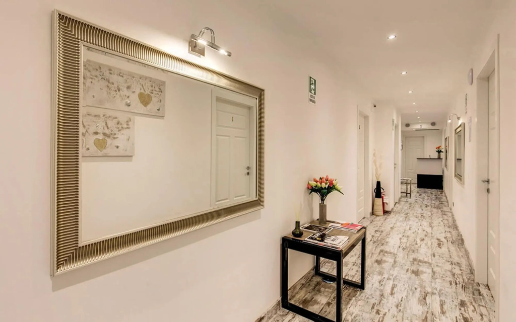 Colonna 18 Apartment by Ghor