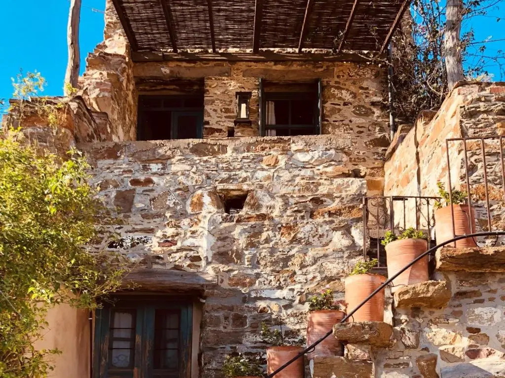 LITTLE HOUSE, Charming Village House with Fantastic View