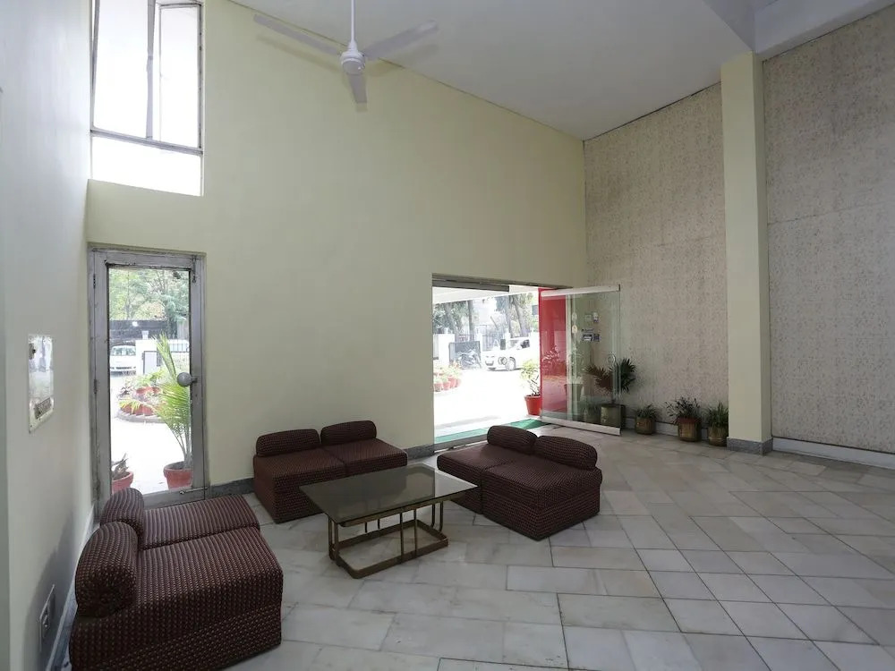 OYO 33385 Hotel Mandakini