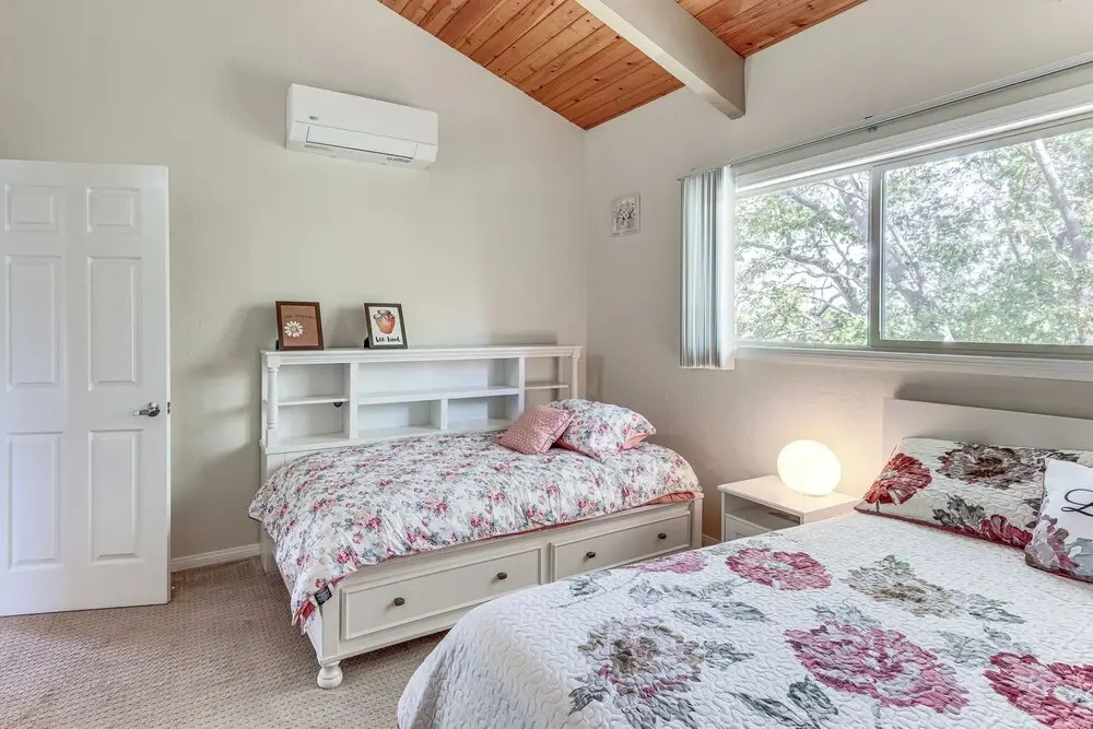Home w/ 2 Decks - 2 Mi to Lake Gregory Dog Park!