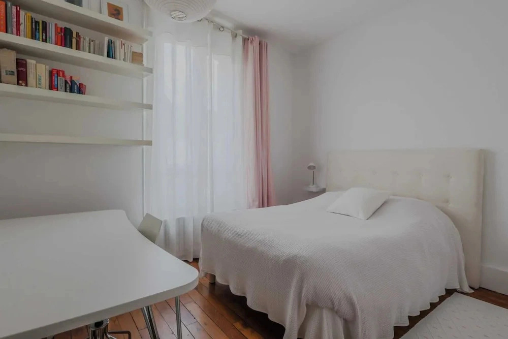 Magnificent Apartment- 2br/4p- Near Sacre-coeur