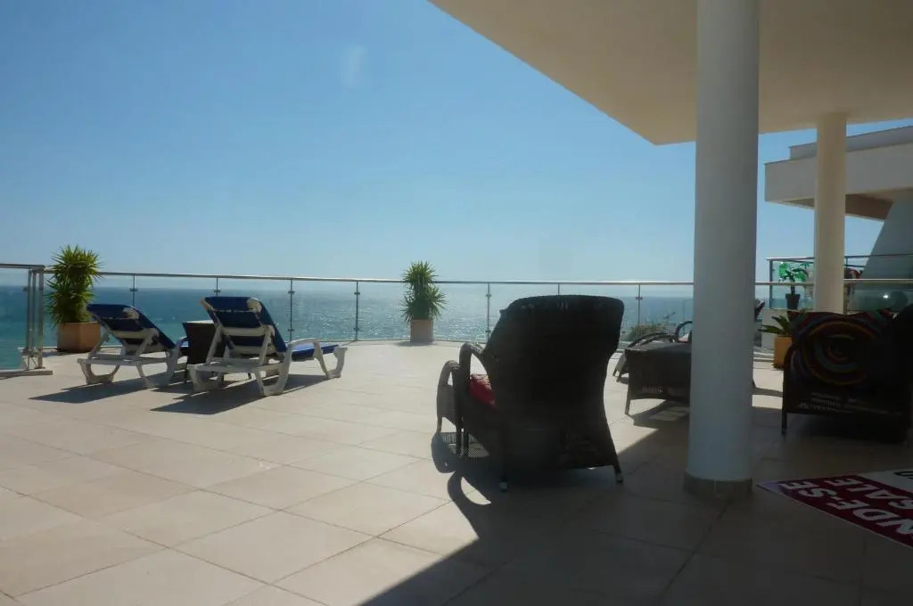 AT02 Luxury Penthouse 1 Bed, Verandas do Mar