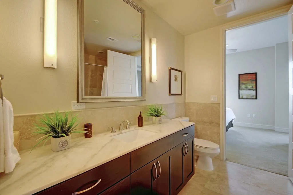 214 Barton 1Br 2Br
