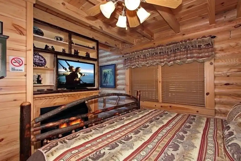 Kiss Me Goodnight 1 Bedroom Cabin by RedAwning