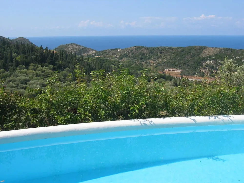 Agios Nikitas Villas