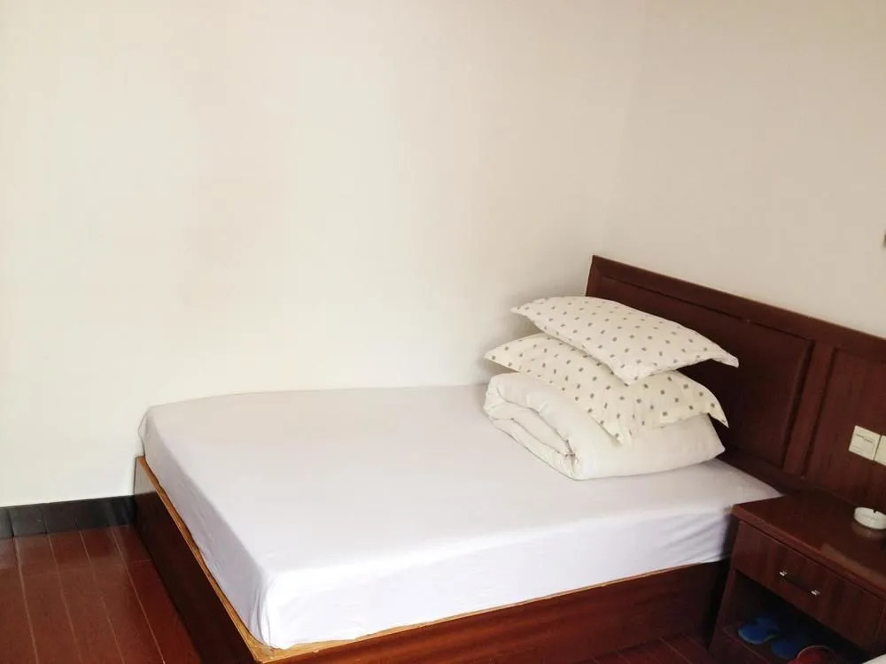 Fenghua Huangfu Hostel