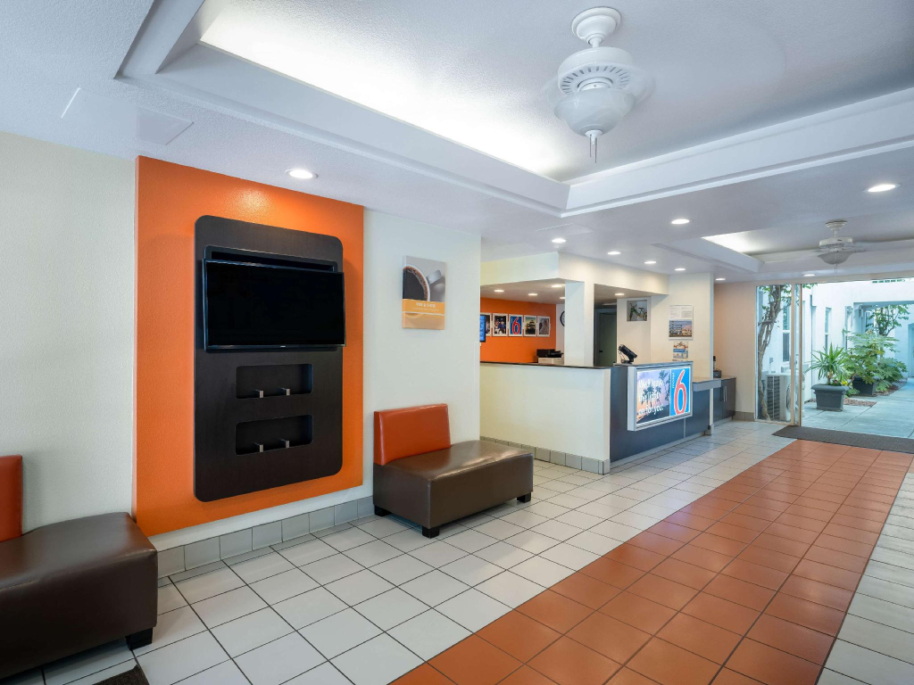 Motel 6-San Diego, CA - Downtown
