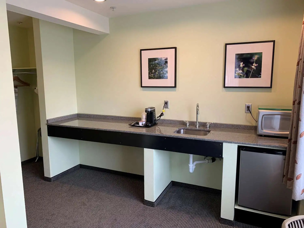 Best Western Snowcap Lodge