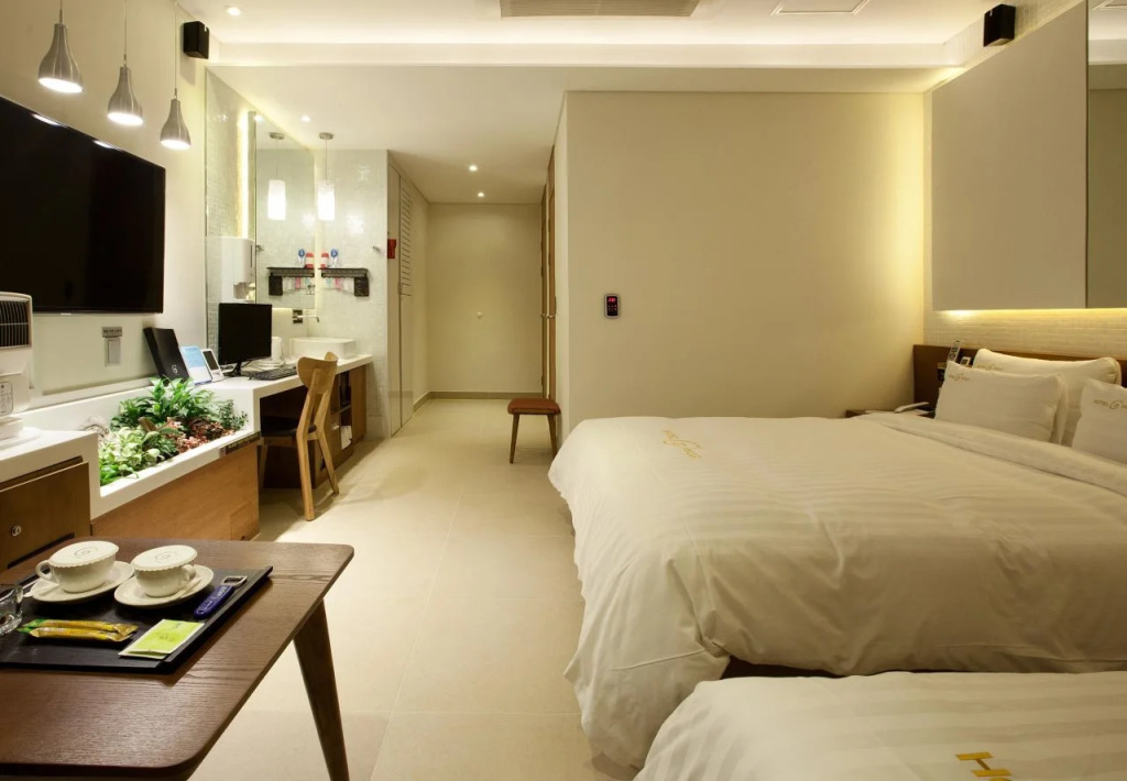 Polo Tourist Hotel