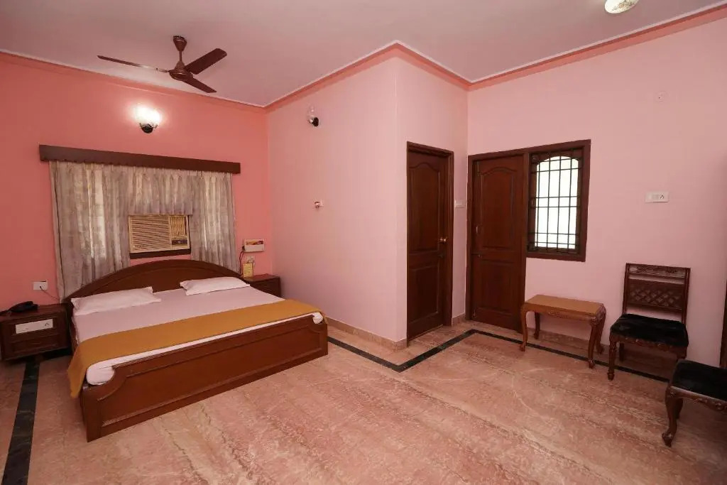 Lloyds Guest House, North Boag Road, T. Nagar