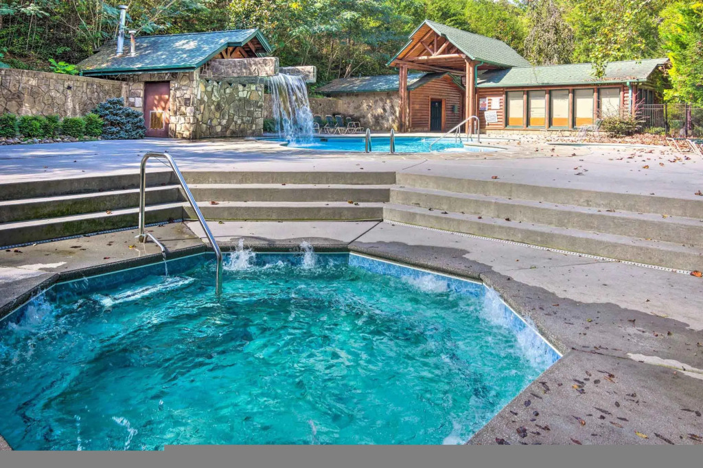 Dog Friendly Romantic Mtn Getaway Hot Tub Pool