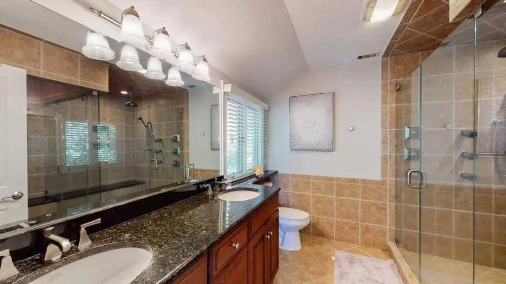 15 Promontory Ct