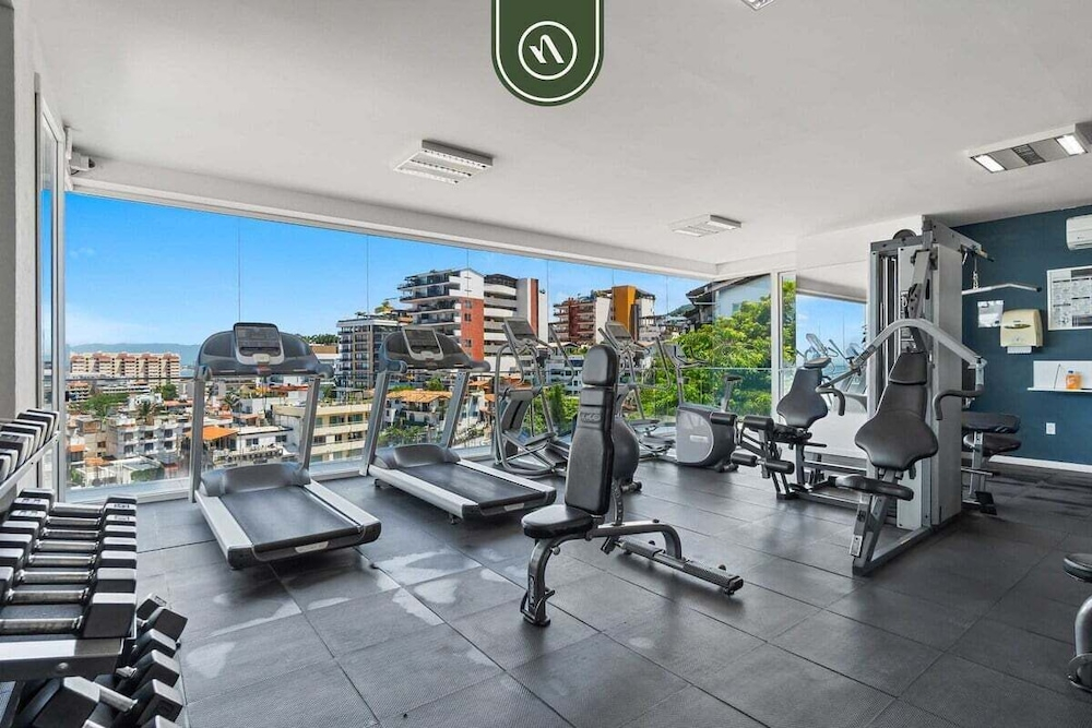 Amazing 1 BR Condo in Romantic Zone - Pool - Gym
