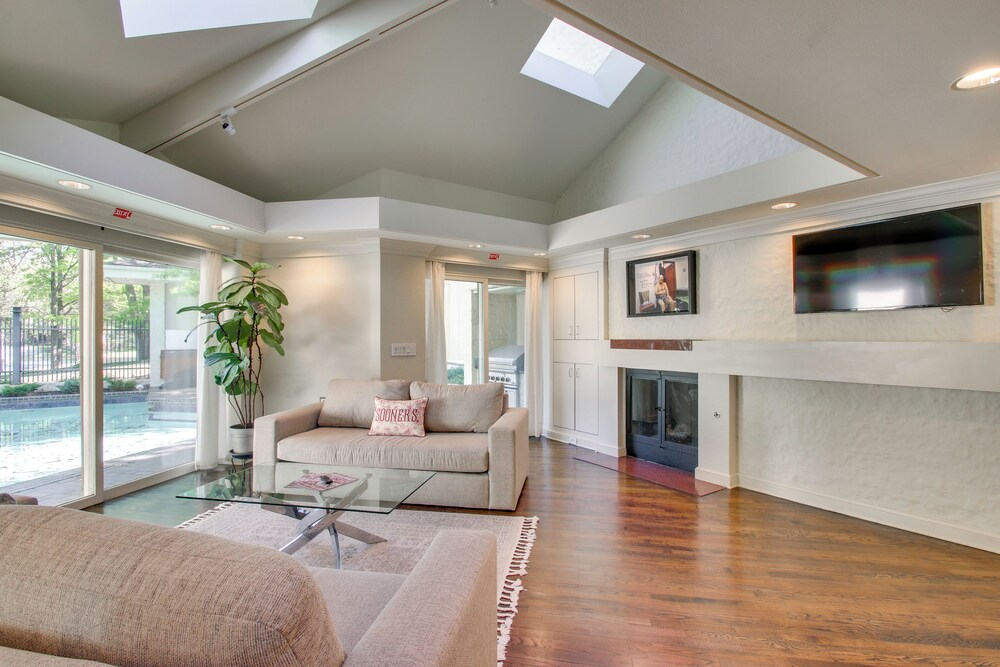 1 Mi to OU! Group Getaway w/ Game Room, Pool