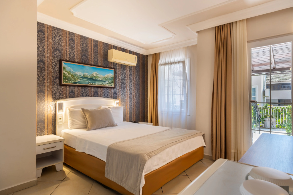 Nicholas Park Hotel