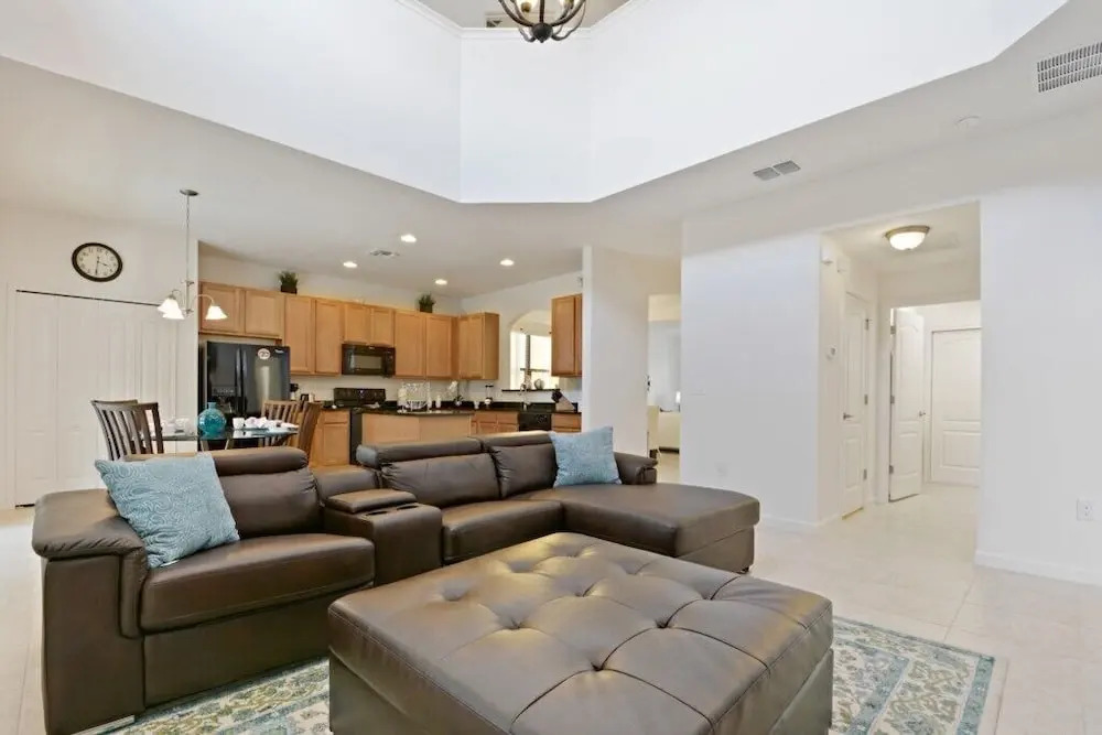 6 bedroom luxury home at Veranda Palms