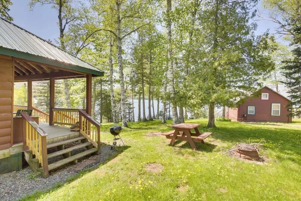 8 Mi to Saddleback Ski Area: Cabin w/ Fire Pit