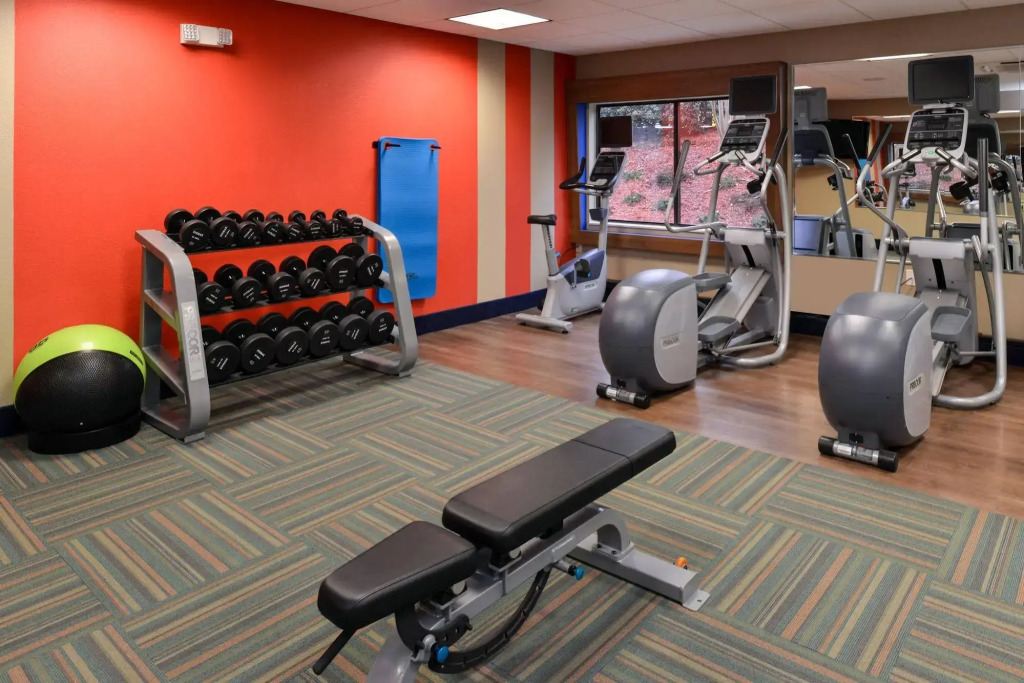 Holiday Inn Express & Suites Raleigh NE - Medical Ctr Area by IHG