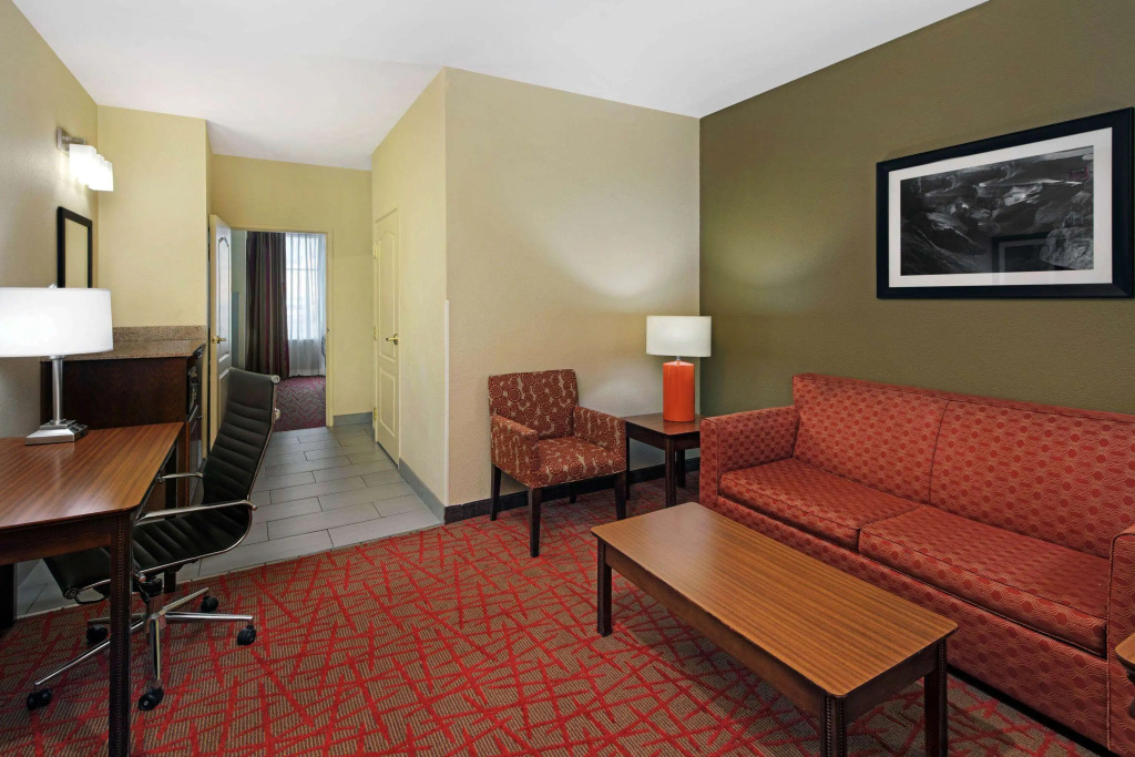 La Quinta by Wyndham Oxford - Anniston