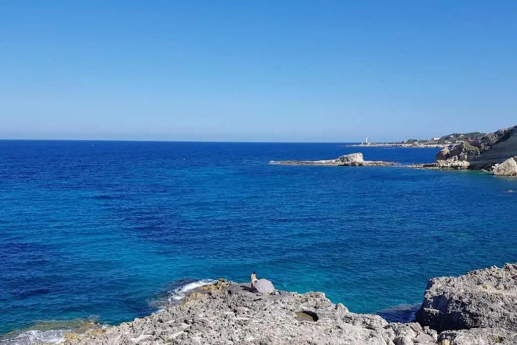 I Tri Scogghi , Villa sul Mare