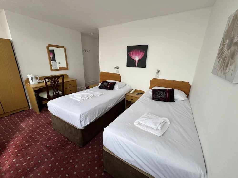 Carlton Court Hotel