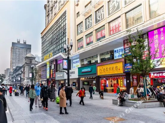 Yijie Wuhan Jianghan Road Fashion