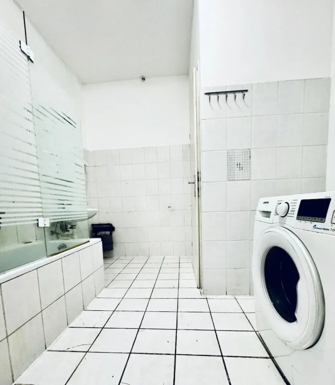 Stylish 4BR shared Apt -10 Min Transport to Stadthalle