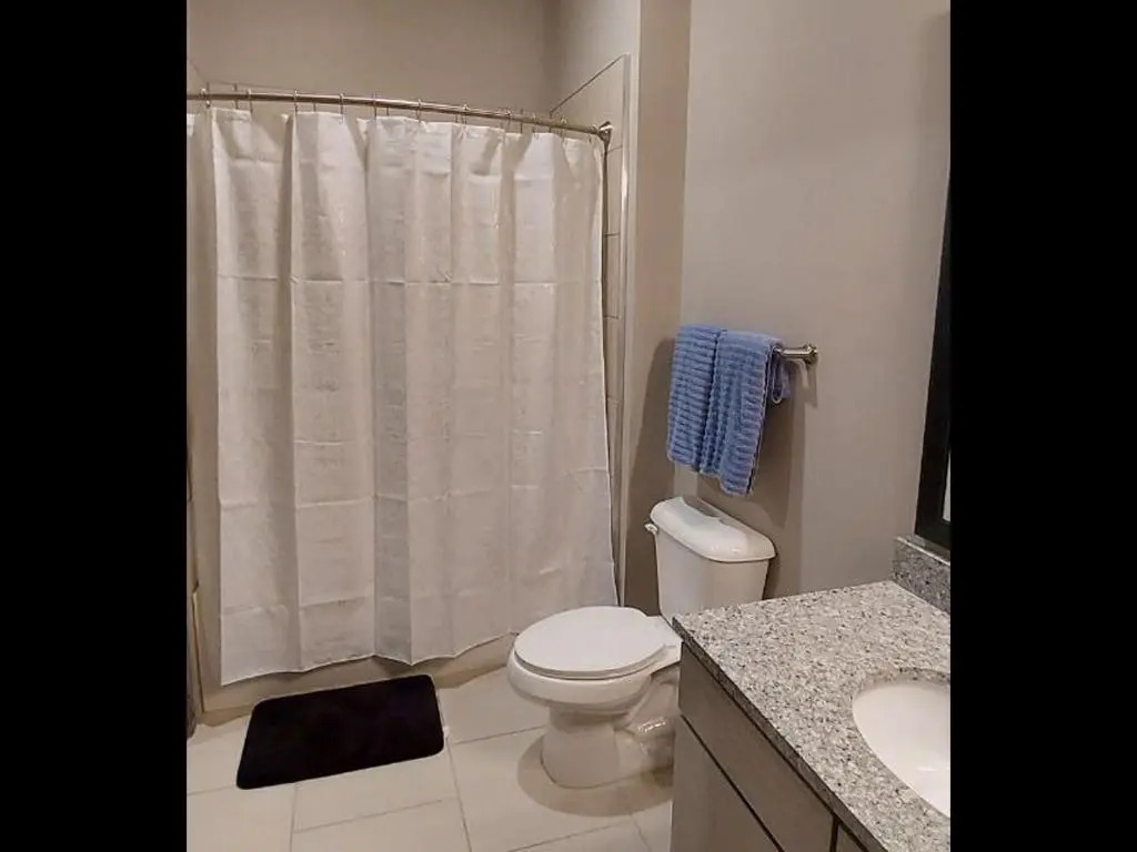 2 Bedroom 2 Bath Very Spacious