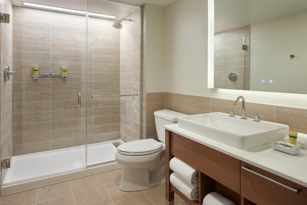 Econo Lodge Inn & Suites Toronto Airport