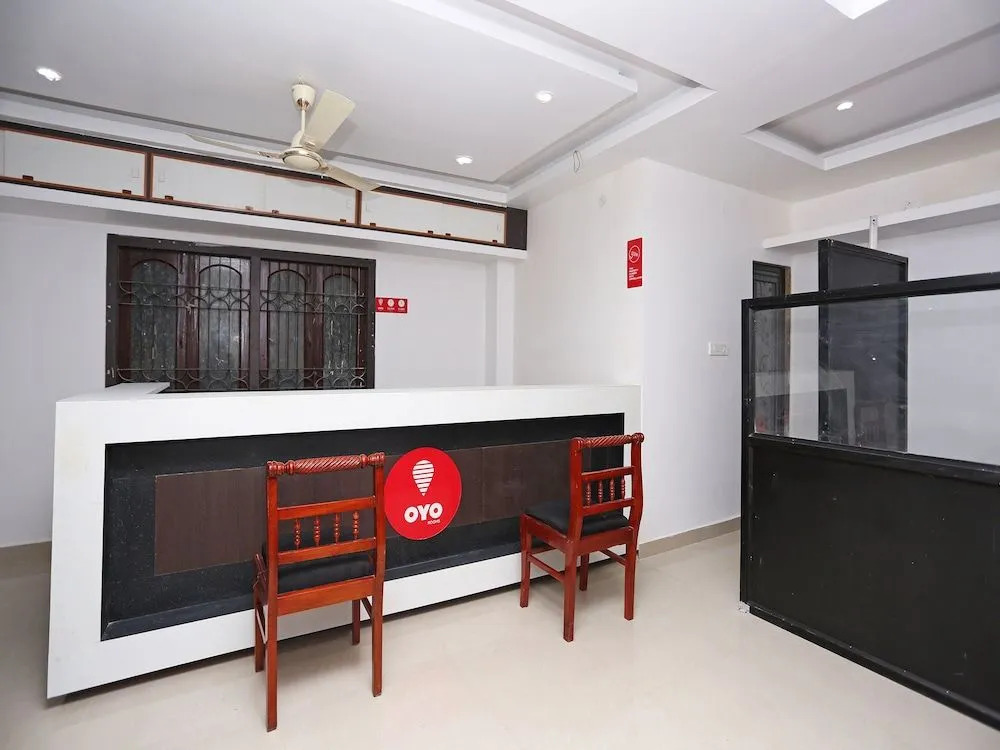 OYO 12447 Flagship Uzan Bazar