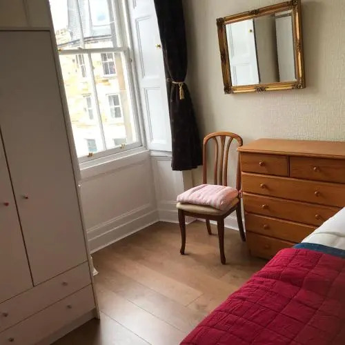 Apartment Newington Area