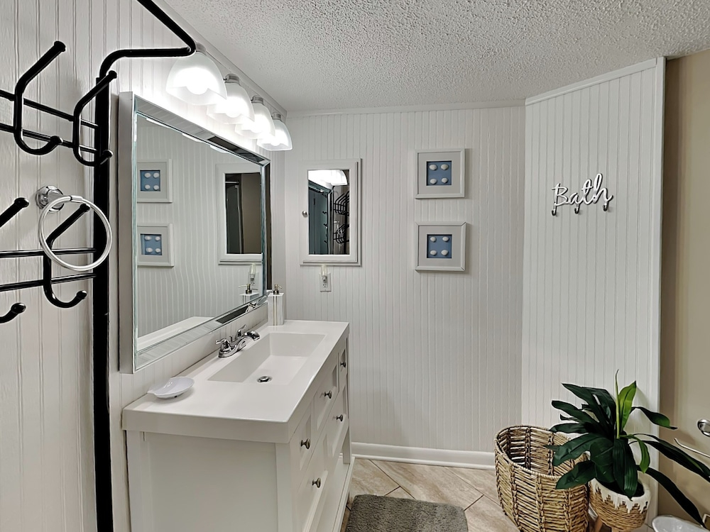 Ocean Walk 106 Manor by Hilton Head Retreats