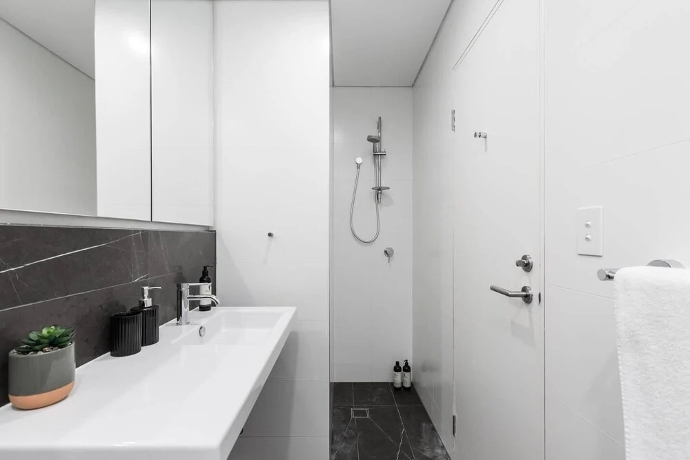 Sydney Townhouse with Parking and Deck