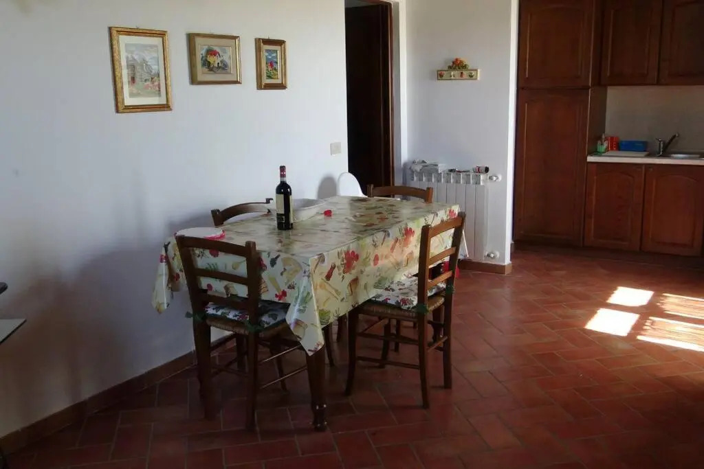 Casa Leonardo, Montaione, Mura