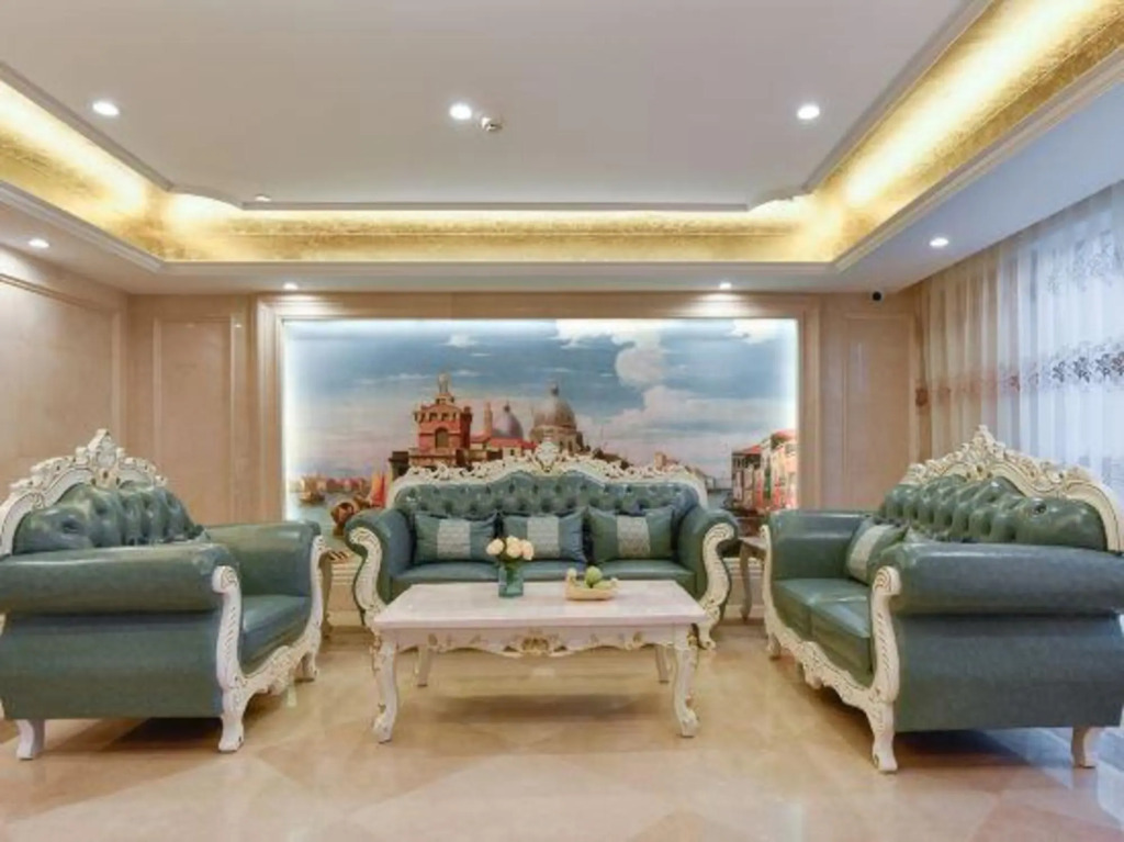 Vienna International Hotel (Foshan Eternal Love Xiqiao Mountain Scenic Area)