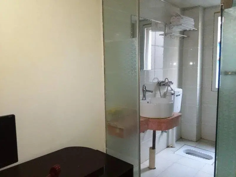 Tongxing Business Hotel