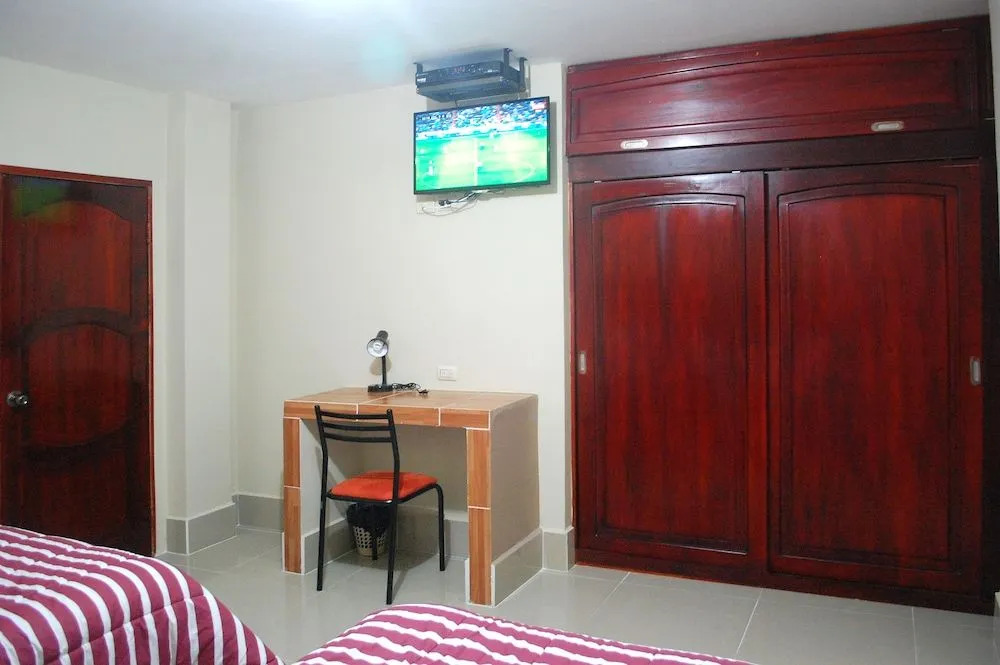 Hostal Sky