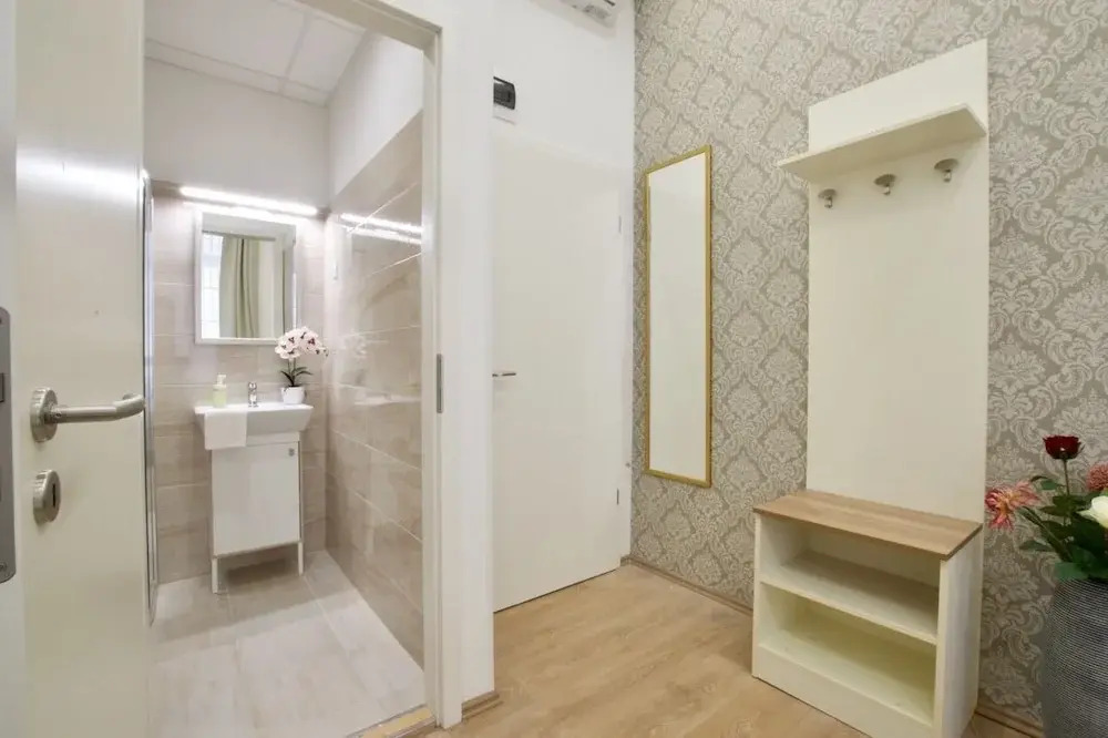 St King 11. Studio Apartments