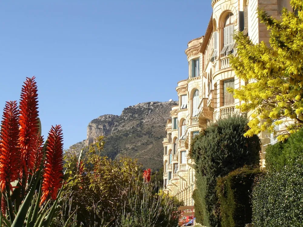 Riviera Palace