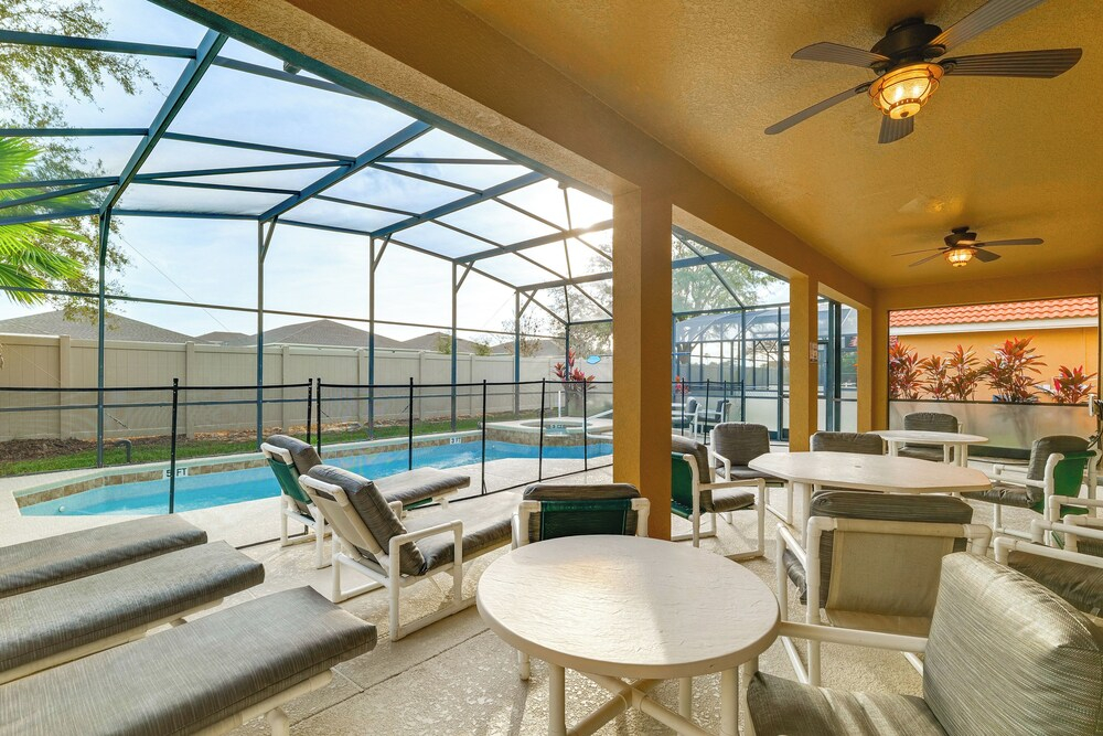 Pool, Spa & Patio! Spacious Villa Near WDW
