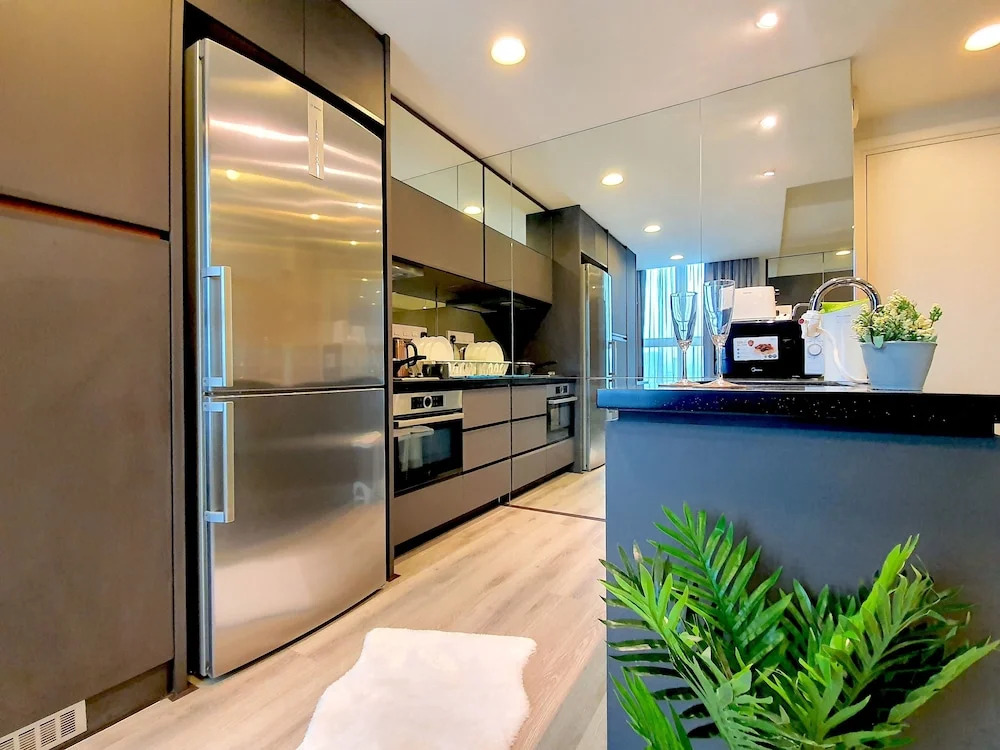 Verve Suite KL Designer Apt by BeeStay