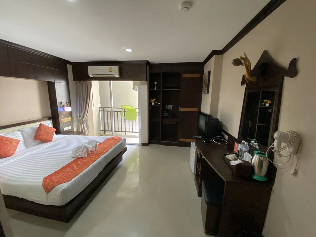 Lemongrass Hotel