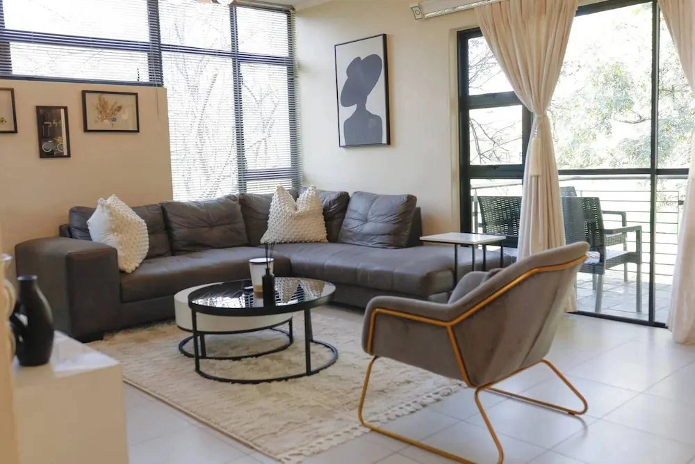 Luxurious, Spacious 2-br