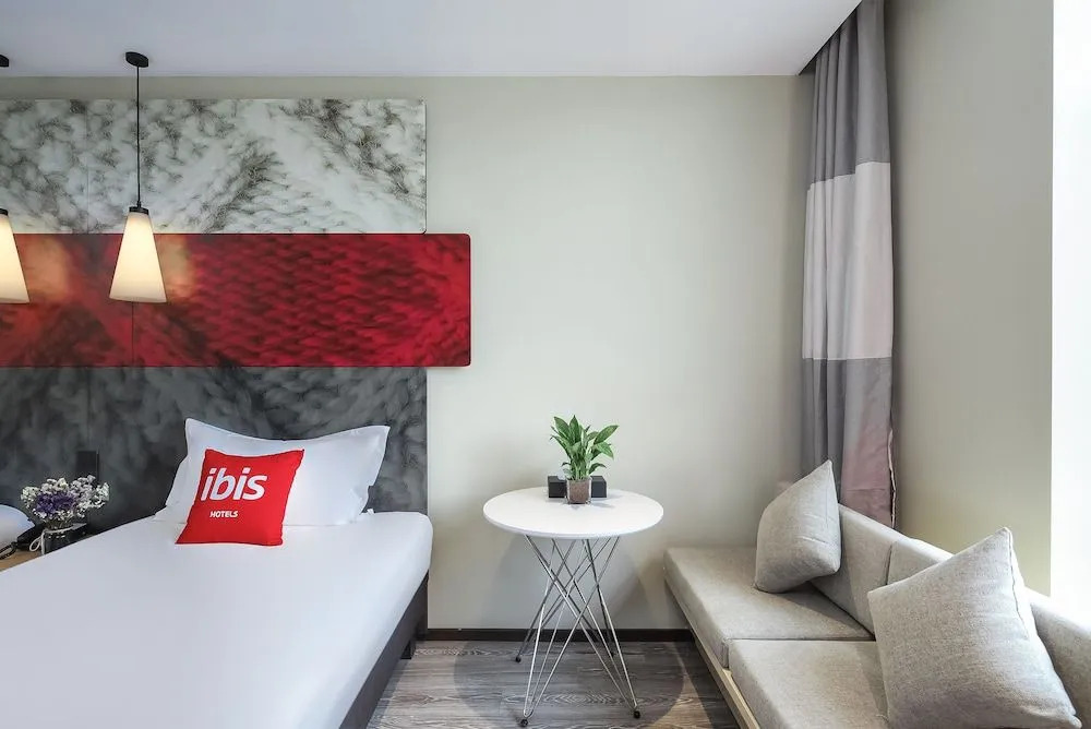 Ibis Nanjing Jiangbei Hongyang New Area Red Sun Plaza Hot
