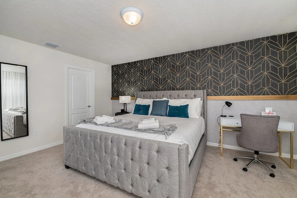 Sun Traveler @ Solterra By Shine Villas #113 5 Bedroom Townhouse
